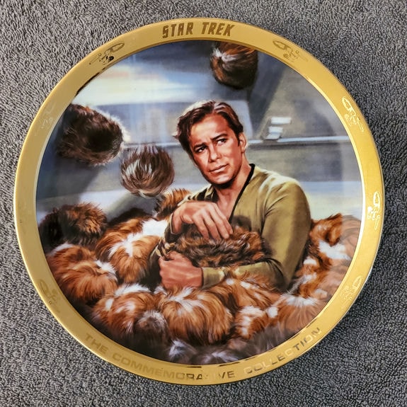 ER_20_COMM_ST_TOS_TroubleWithTribbles Plate - Front