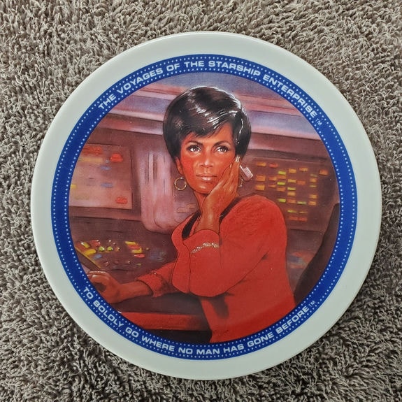 HG_MP_ST_TNG_Uhura Plate - Front